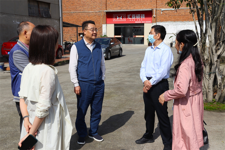 四川省供銷社黨組成員、機關黨委書記李先明帶隊開展節前安全生產督查工作